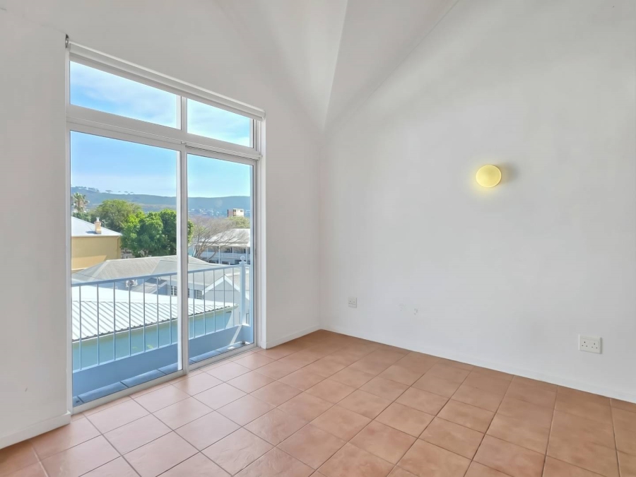 1 Bedroom Property for Sale in Oranjezicht Western Cape